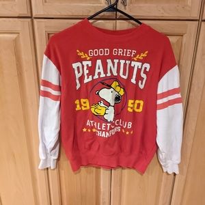 Women's Peanuts Sweater Size Medium